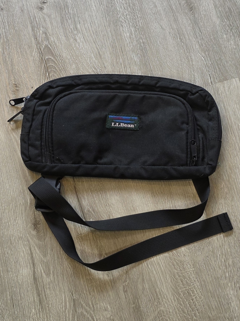 L.L. Bean Black Fannypack Waist Pack with Front Zip Pocket Unisex